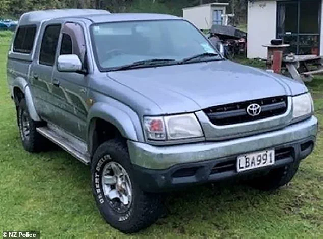 After Four Years on the Run, Fugitive Tom Phillips Killed in New Zealand Shootout; Police Describe 'Chaotic' Standoff