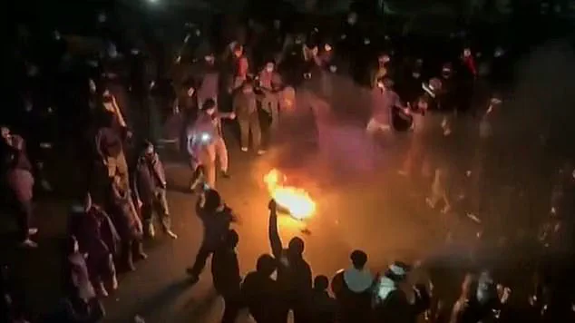 Iranian Protesters Circumvent Government Internet Blackout with Smuggled Devices and Encrypted Messaging