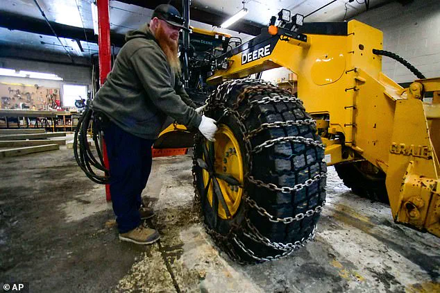 Winter Storm Fern: Emergency Measures and Government Response Under Scrutiny