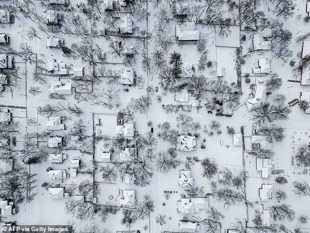 Winter Storm Gianna: A Bomb Cyclone Threatens the Southeast with Plunging Temperatures and Unprecedented Arctic Weather Patterns