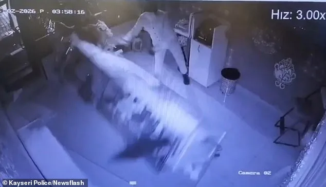 Bizarre Theft in Kayseri: Forklift and Donkey Used in Jewelry Heist