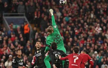 PSG Advances, Liverpool Falls